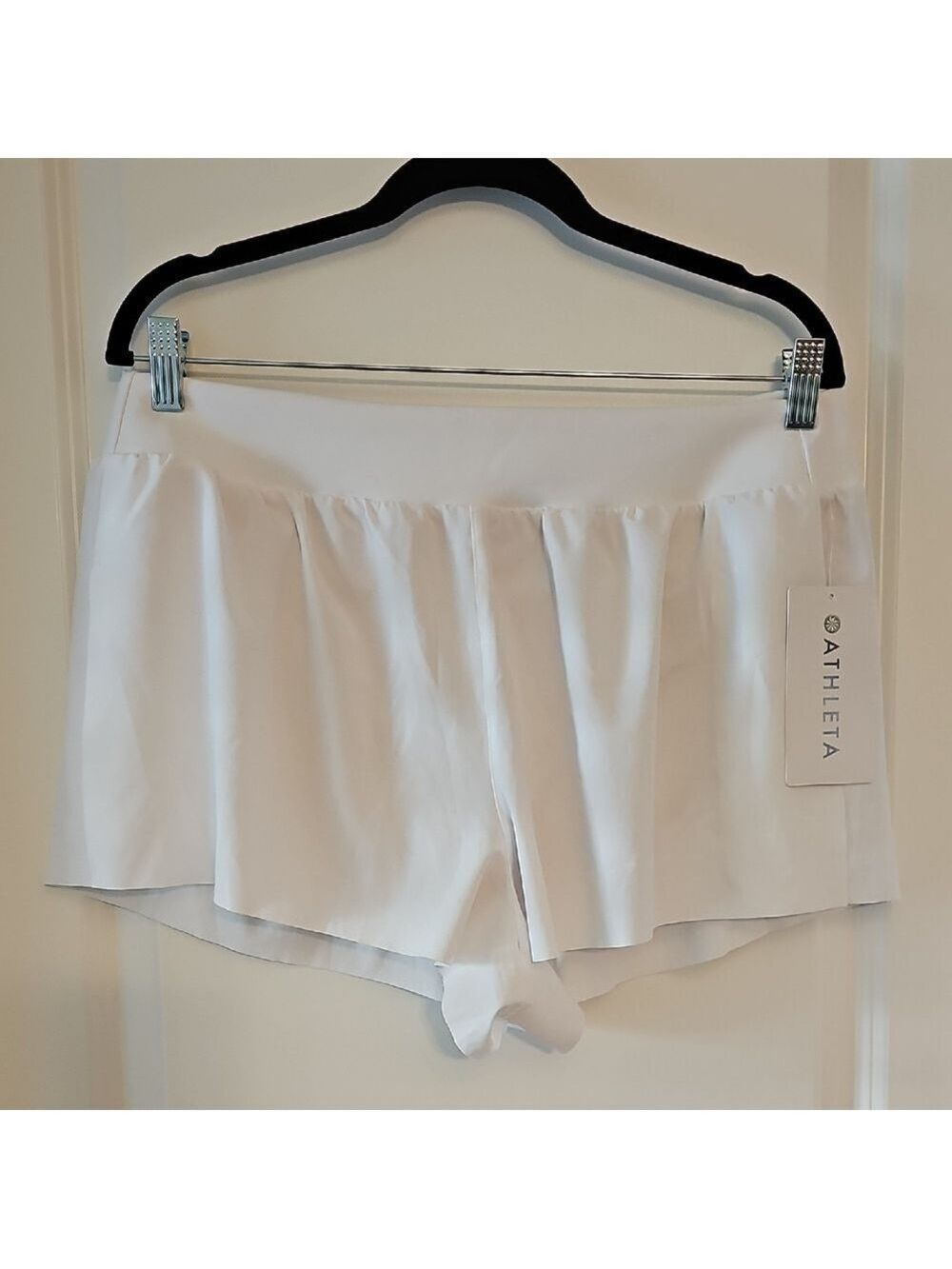 NWT Athleta Go The Distance Run Short - Picture 2 of 9